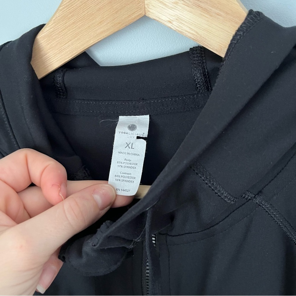 Yogalicious Lux Full Zip Hooded Crop Ink Black Athletic Jacket Size X-Large - Picture 10 of 16